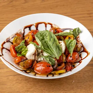 Tomato Burrata Salad